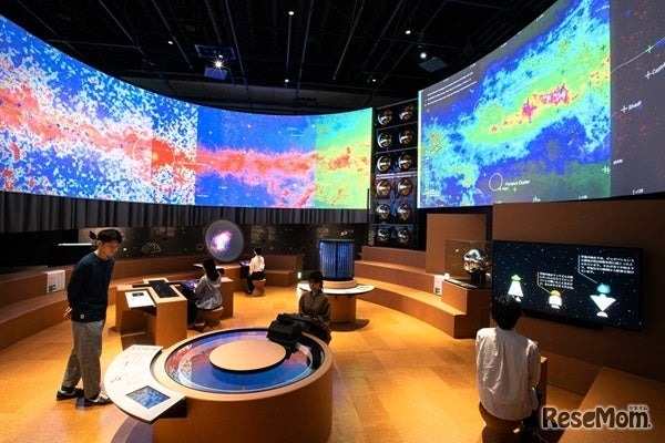 「未読の宇宙」内部のようす