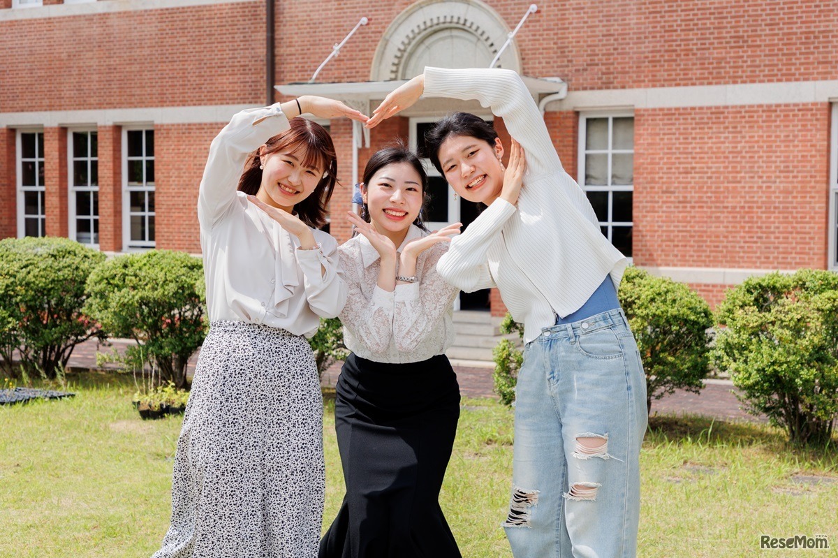 キャンパスはロケ地にも使われるほどの美しい空間