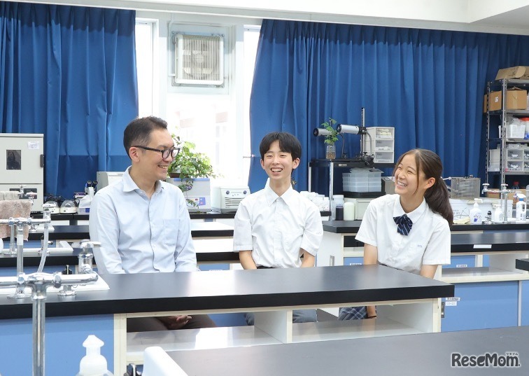 先生も生徒も「研究者」としてリスペクトし合う、フラットな環境