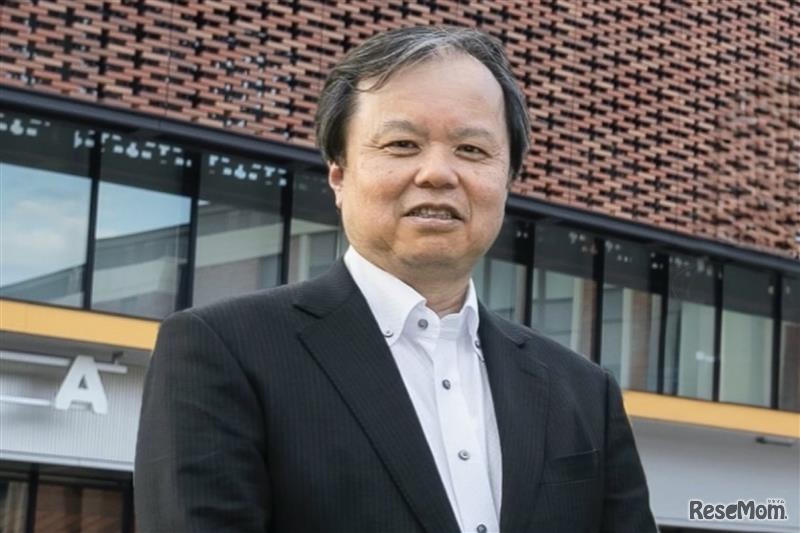 政治経済学部グローバルビジネス学科・学科長の中岡義久教授