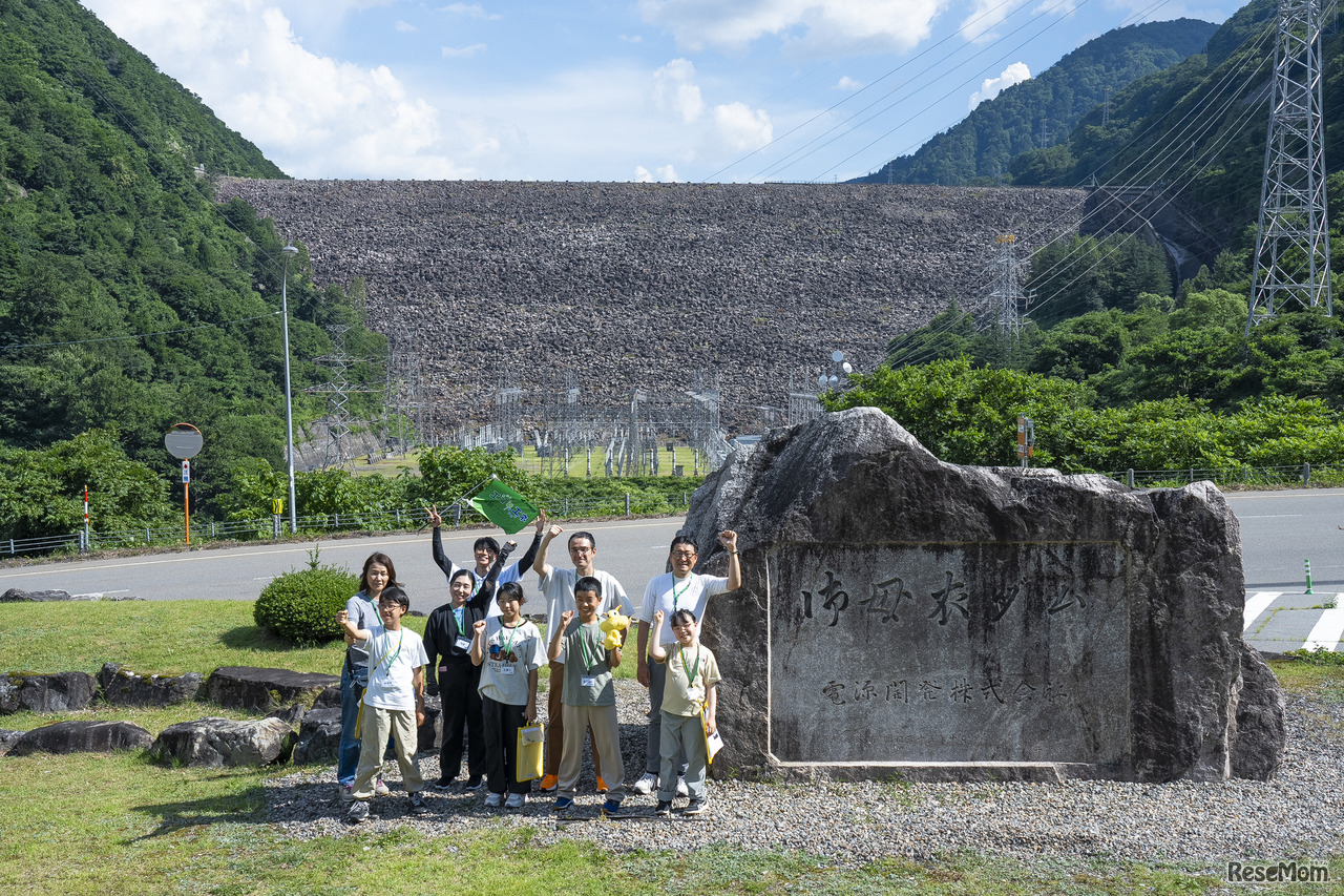 壮大なスケールの御母衣ダム
