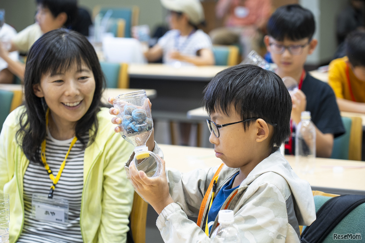 空気の通りの良いフカフカの森の土が水を貯え、地下水は時間をかけてダム湖にたまる