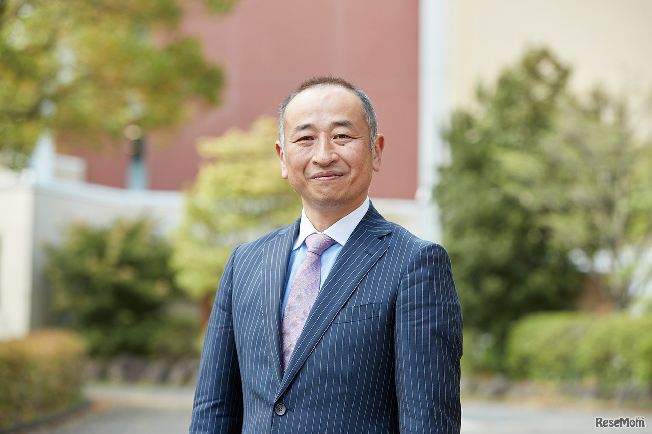 中学部長 中西 郭弘先生