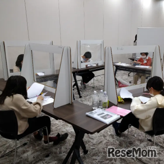 プレミアムイングリッシュキャンプのイメージ※現在パーテーションは設置なし