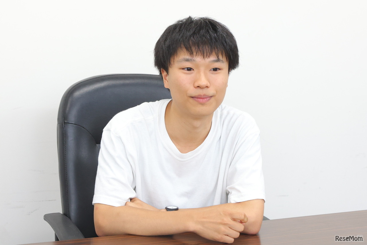 東京大学 文科II類1年生、東京都立日比谷高校出身、駿台予備学校 御茶ノ水2号館クラスリーダーの岡野 史さん