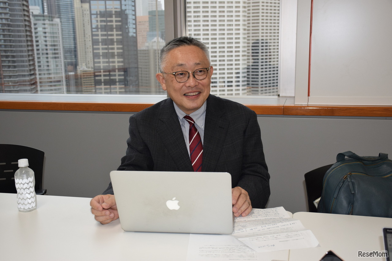 「声の教育社」の営業部に勤務する三谷潤一氏