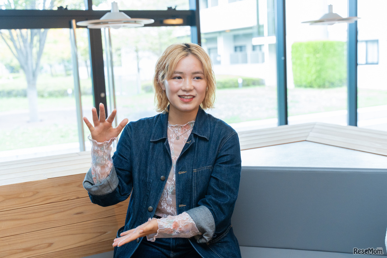 マナさん（広島県出身、国際日本学部国際日本学科2年。学部別入試で合格）