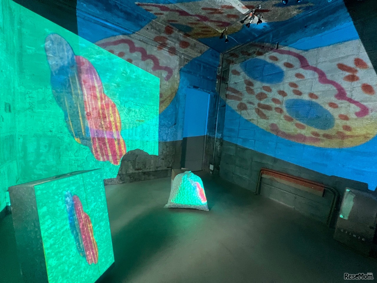 プロジェクションマッピングとアナログアートの融合