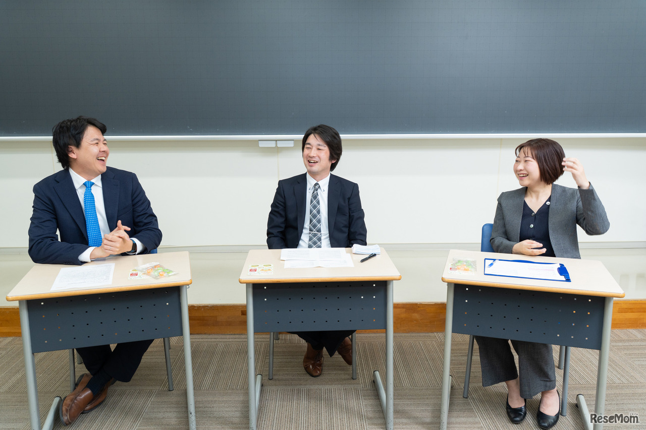 左から、本郷校 大学受験科／校舎運営チームチーフ 水野雄介氏、河合塾本郷校 校舎長 功刀亮氏、東大進学塾MEPLO 本郷教室長 伊久間未央氏