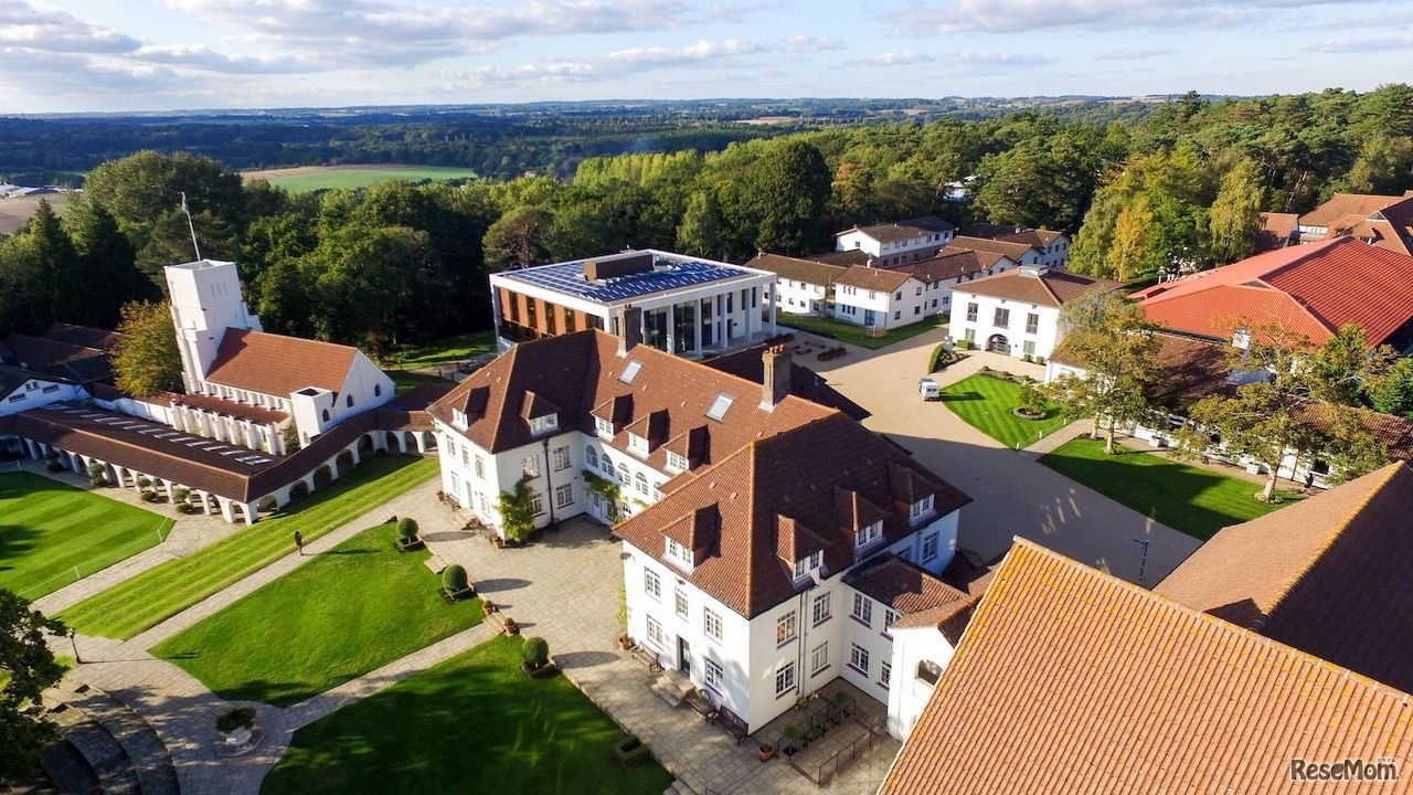 ダウン・ハウス・スクール（女子校）