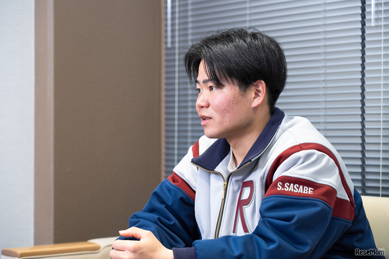 プロ野球選手を目指していた雀部さん。高校3年時のけがで夢が断たれ希望を失うも、新たな挑戦へと再起した。