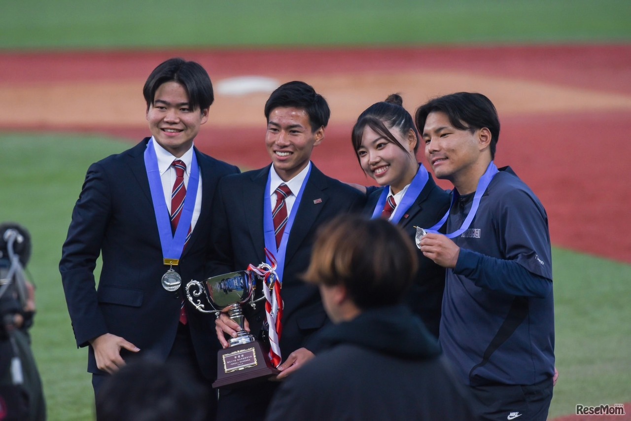 帰国後もマネージャーとしてチームを支え、「第56回明治神宮野球大会（大学の部）」で創部以来初の準優勝にも貢献。