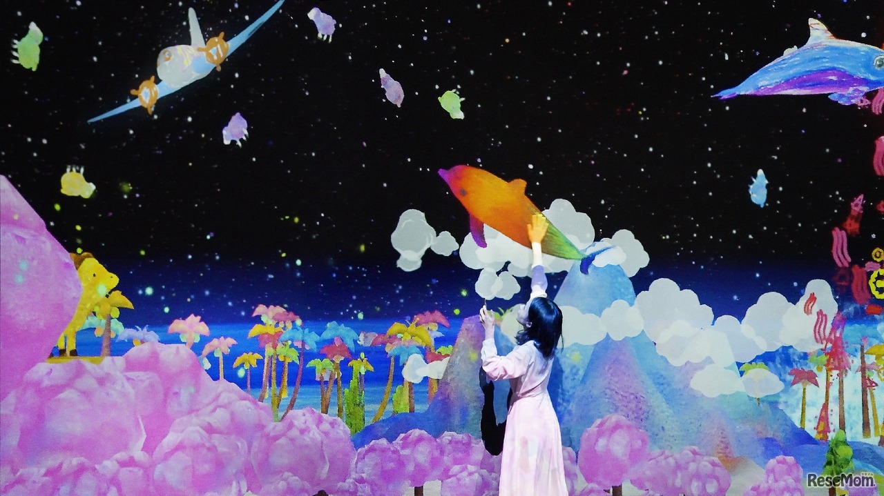 チームラボ「スケッチ環世界」 (c)チームラボ