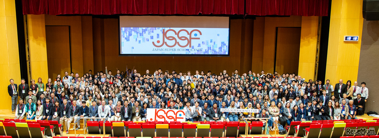 JSSF（国際科学フェア）高校生による国際共同研究を日本全国に普及させるなど、スーパーサイエンスハイスクールとして国際科学教育にも熱心に取り組む。