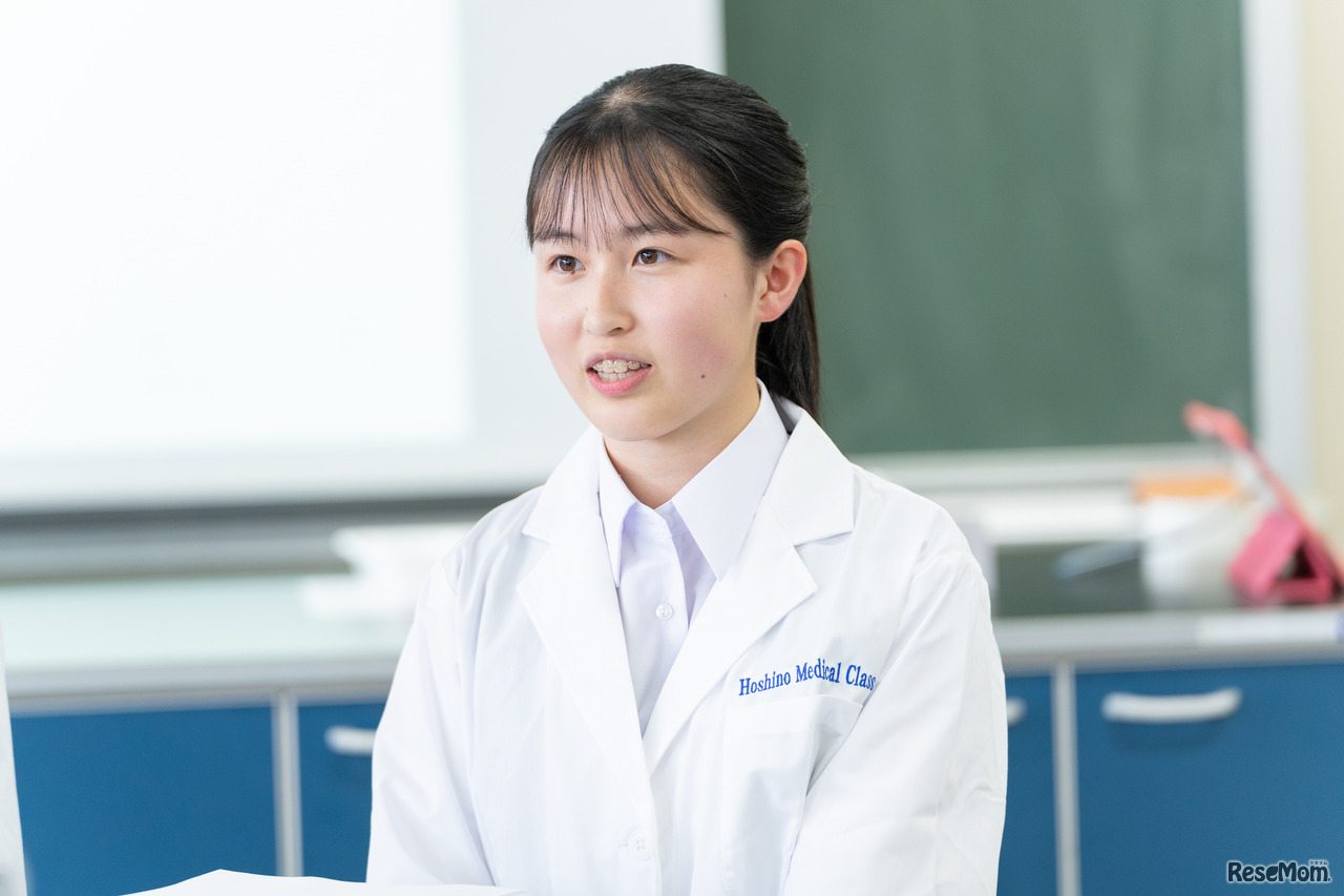 医療現場の見学を通し、大変さを知りつつも医師の姿に憧れをもったと語る姿に未来が垣間見えた気がした