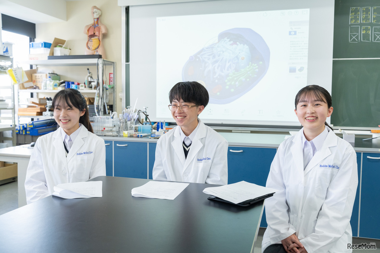 インタビュー取材に応じてくれた星野高校 医専コース1期生の皆さん