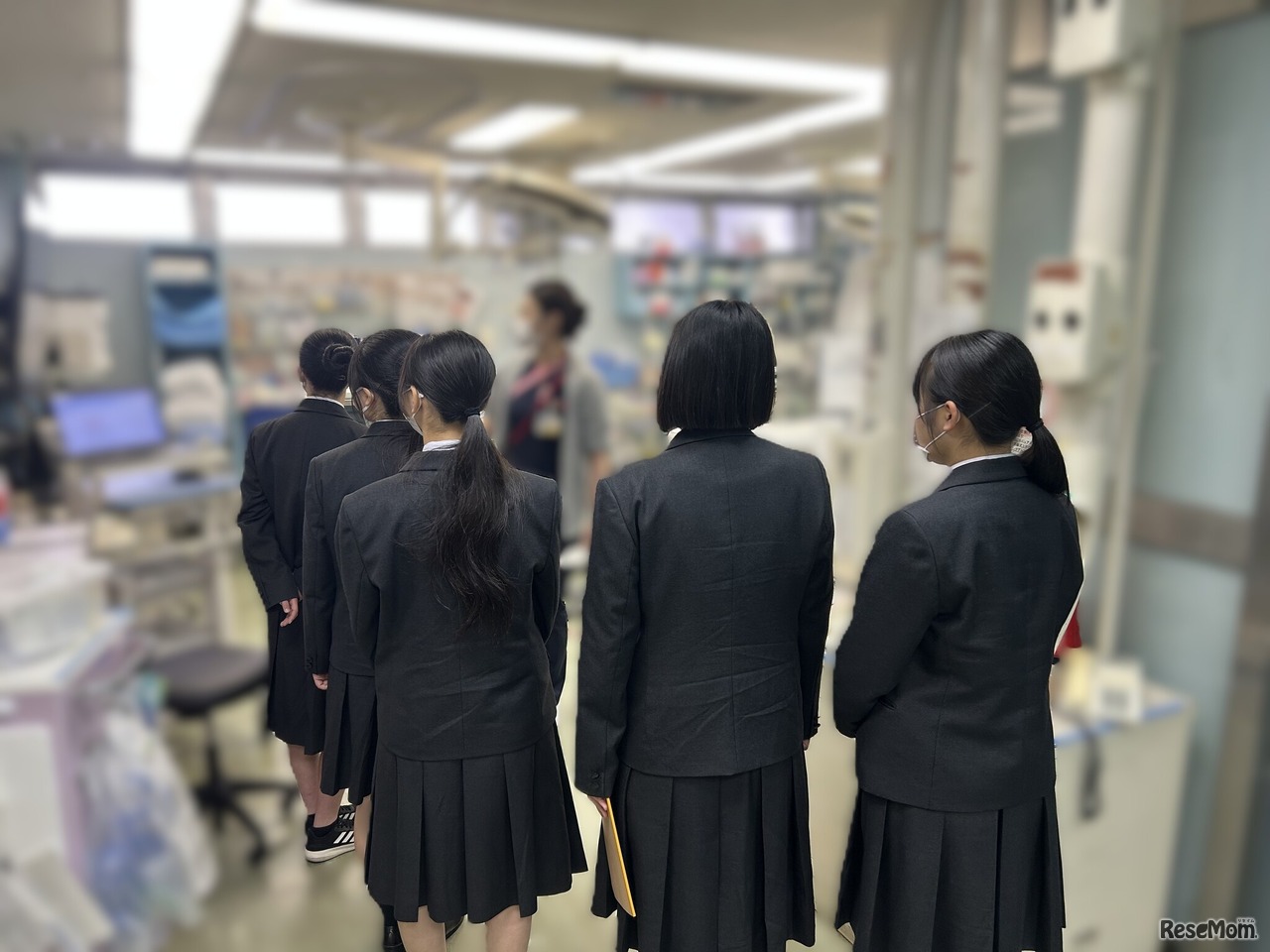 星野高校 医専コース1期生が日本大学 医学部を訪問したときのようす