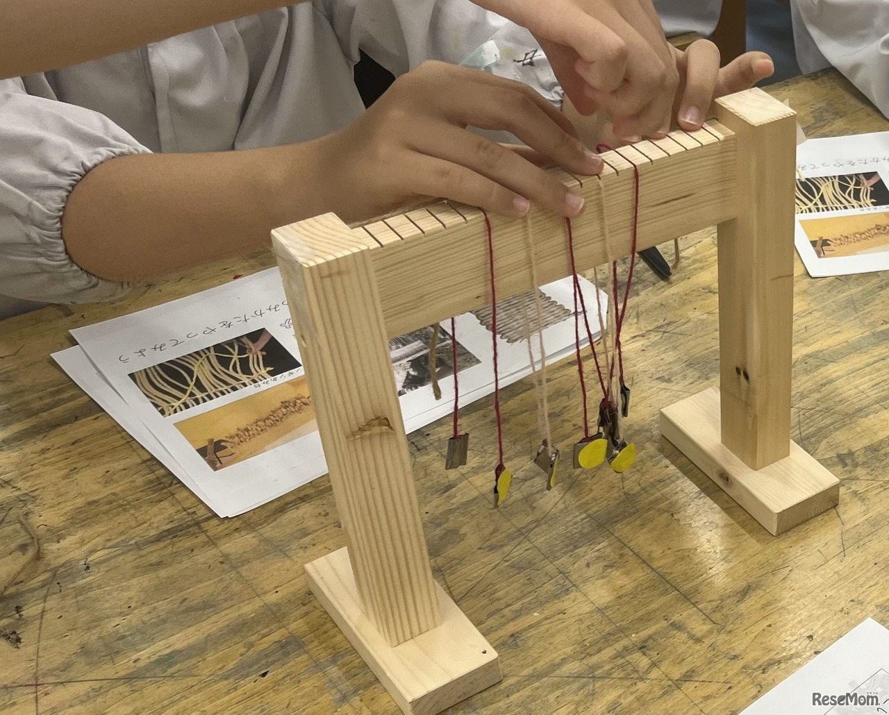 縄文時代のあんぎん編みと弥生時代の原始機に挑戦！（横浜美術大学）