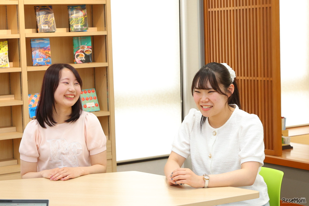 左から、ななさん（明海大学 ホスピタリティ・ツーリズム学部 観光専攻 4年生）とみくさん（明海大学 ホスピタリティ・ツーリズム学部 観光専攻 3年生）