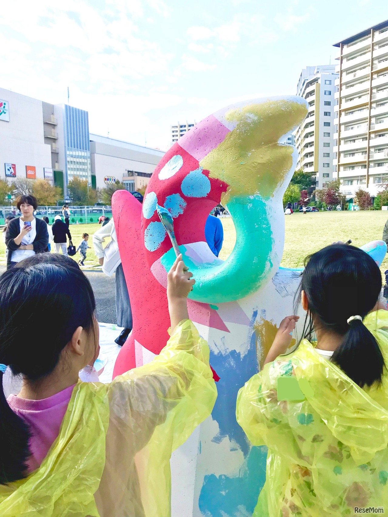 ワークショップ「妄想から生まれたイロカタ チとあそぼう！」