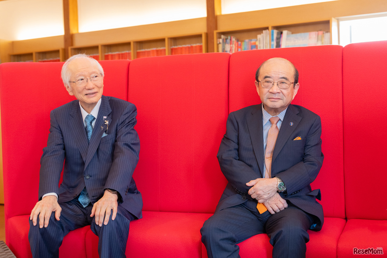 東京私立中学高等学校協会・会長の近藤彰郎先生（左）と、神奈川県私立中学高等学校協会・理事長の工藤誠一先生（右）