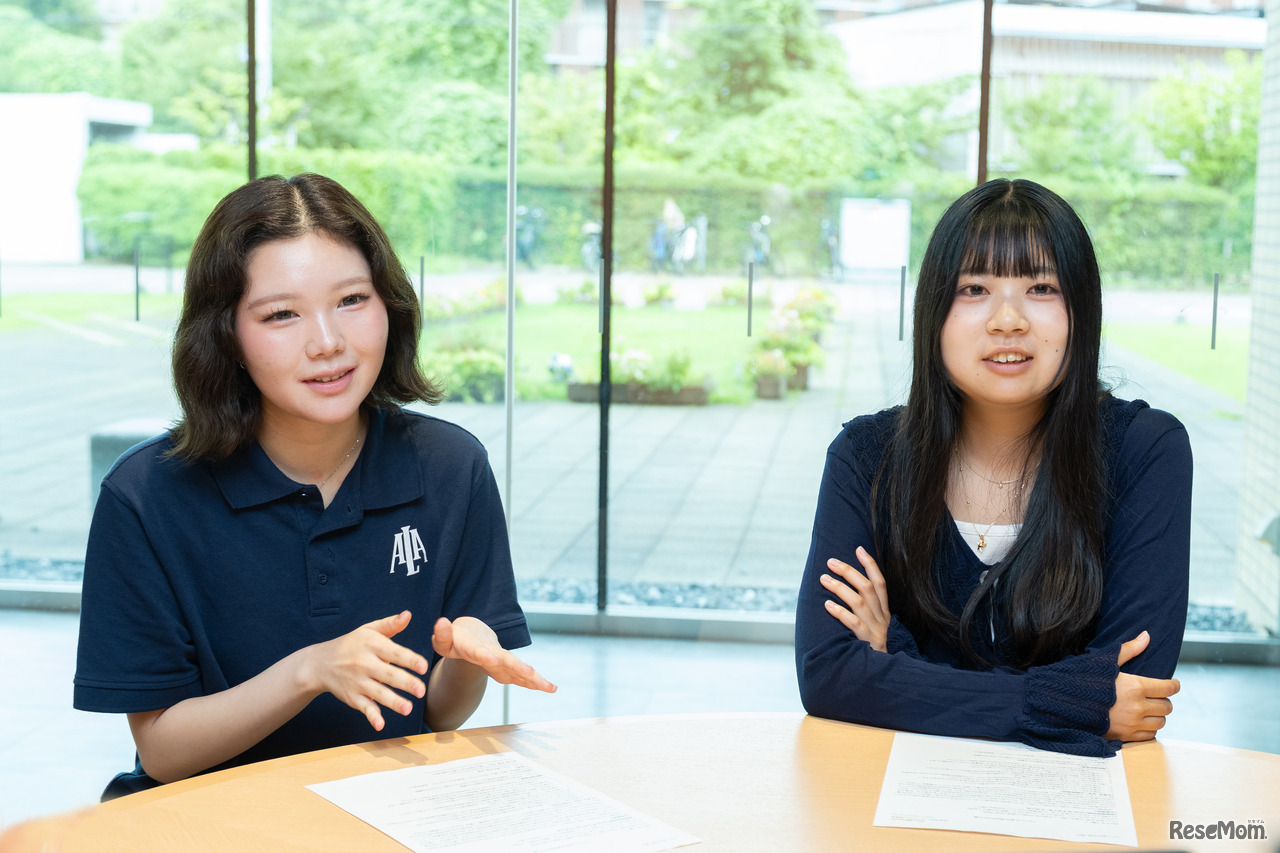 左から、立教大学 法学部 法学科 1年生のM・Yさんと、国際基督教大学 教養学部 アーツ・サイエンス学科 1年生のY・Hさん