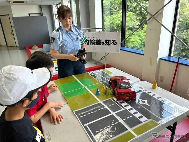 茨城県つくば市で開催されている小学生向けラジコン交通安全教室