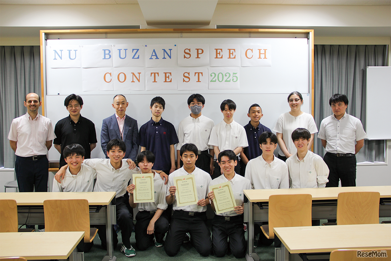 校内英語スピーチコンテストも開催