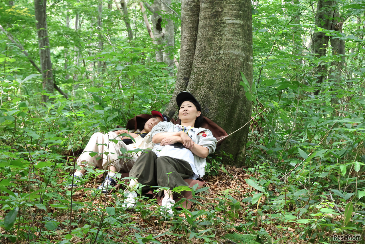 目を閉じて、癒しの時間を過ごした