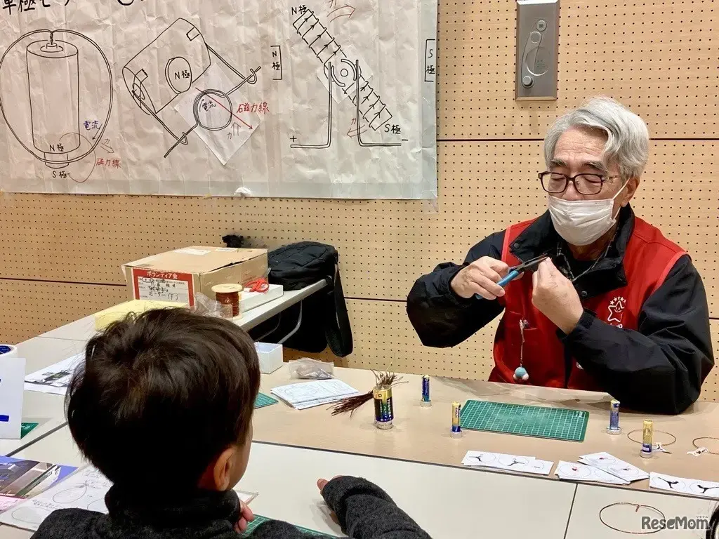 多摩六都科学館ボランティア会によるワークショップ