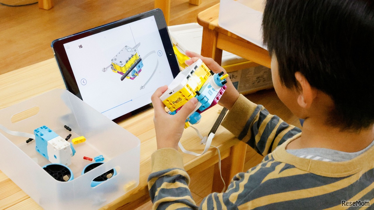 レゴブロックで自分だけの「マインクラフトカー」を組立て