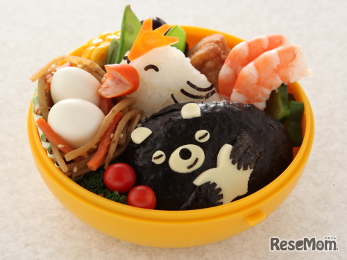 クマさんとトリさんのおにぎり弁当