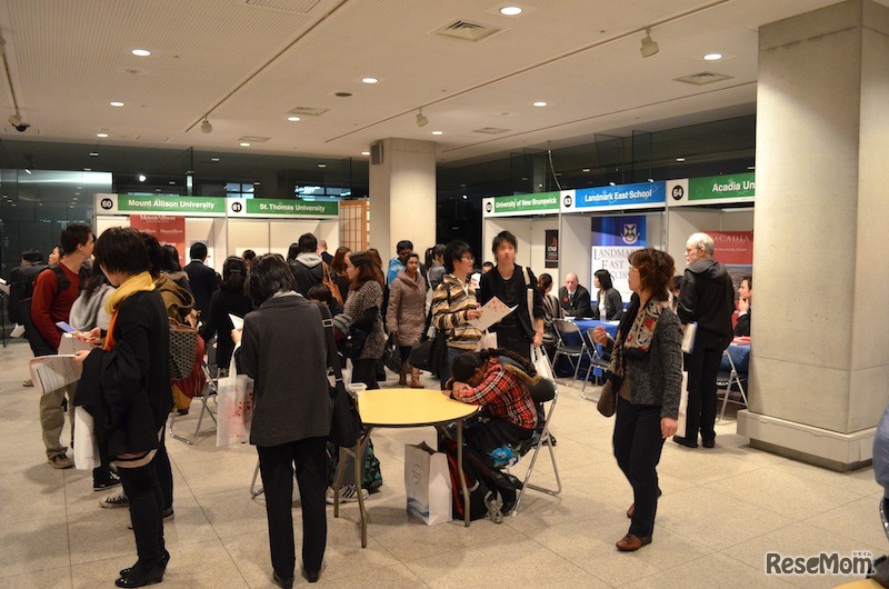 留学フェアの様子