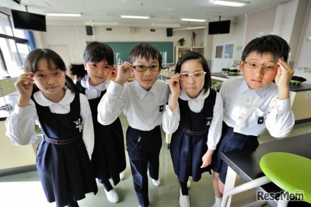 関西地方で初めてJINS PCを試験導入した京都聖母学院小学校