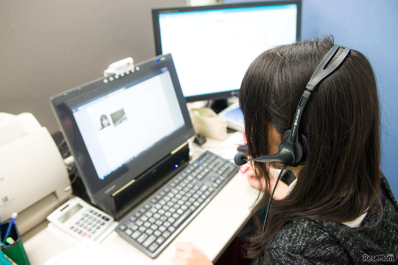 授業開始時間前は、生徒同士または先生と雑談