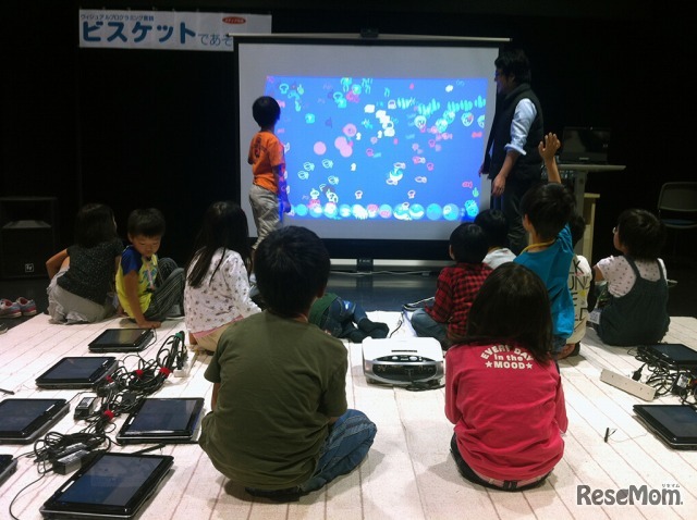 コンピュータ・プログラミングを通して創造力を育む「ビスケット塾」