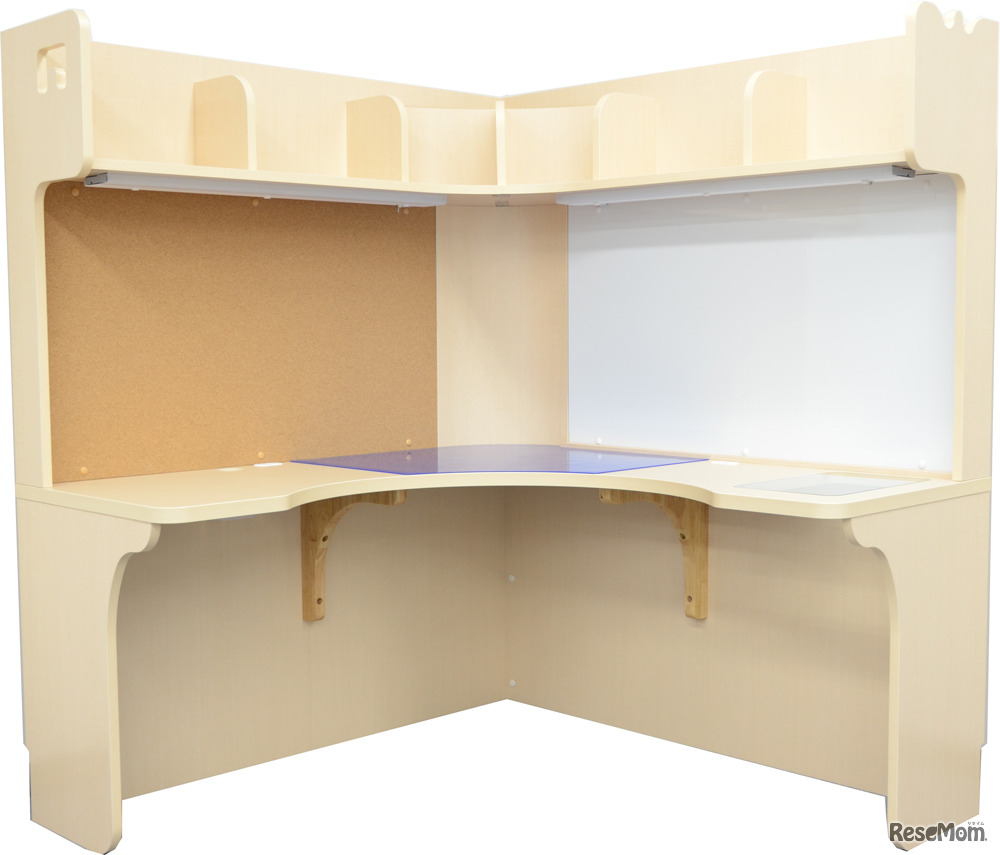 akamondesk（赤門机）