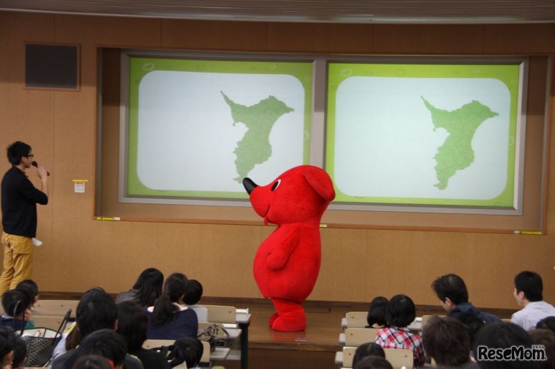 横からみた姿が千葉県の形と同じチーバくん