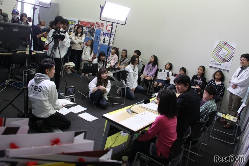 テレビ番組の制作体験やアナウンサー体験