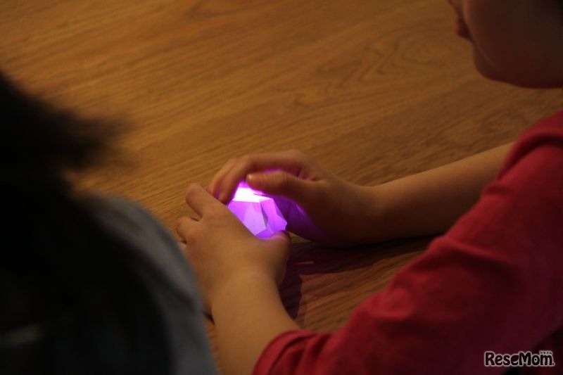 色が変わる光る正12面体。この日はこれを作る