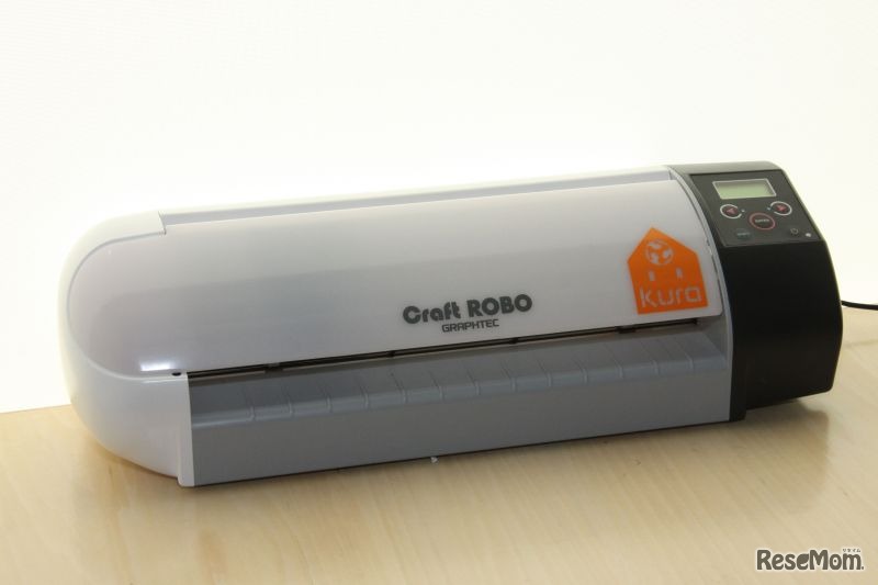 クラフトロボというロボットカッター。ミシン目も打てる
