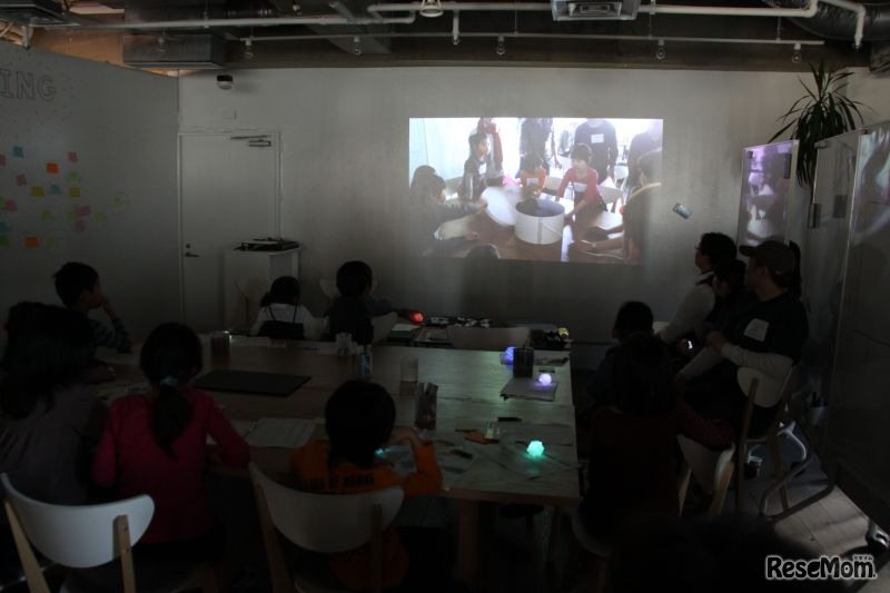 帰りには、その日のようすの動画を編集済みで見ることができる