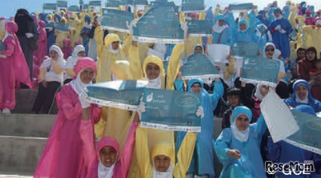 授業に参加するヨルダンの子どもたち