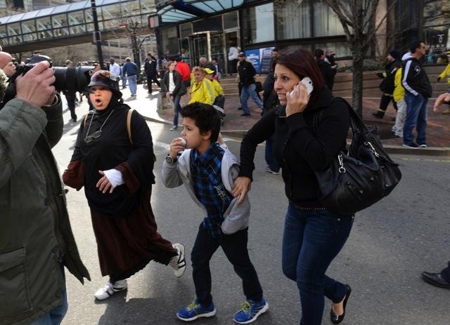 爆発直後のボストン・マラソン会場（4月15日）