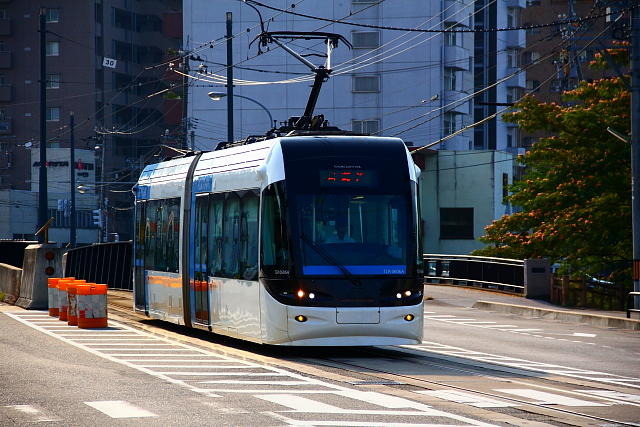 「富山県置県130年記念乗り放題きっぷ」で利用できる富山ライトレール。
