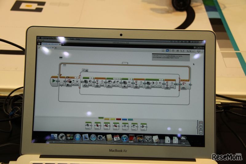 ループや条件分岐のアイコンによって複雑なプログラムも可能