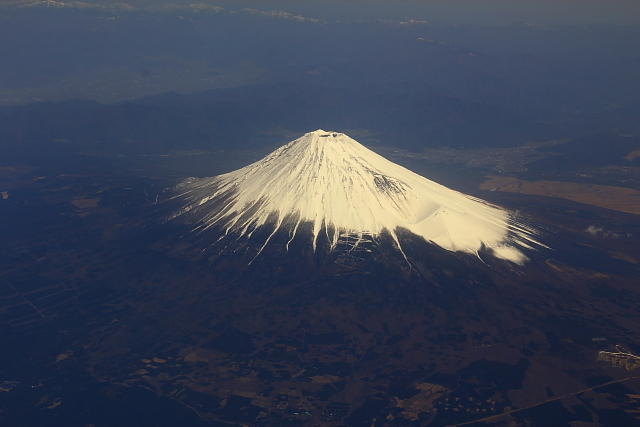 東京発徳島行きJEX1433便から見た富士山（2013年4月）