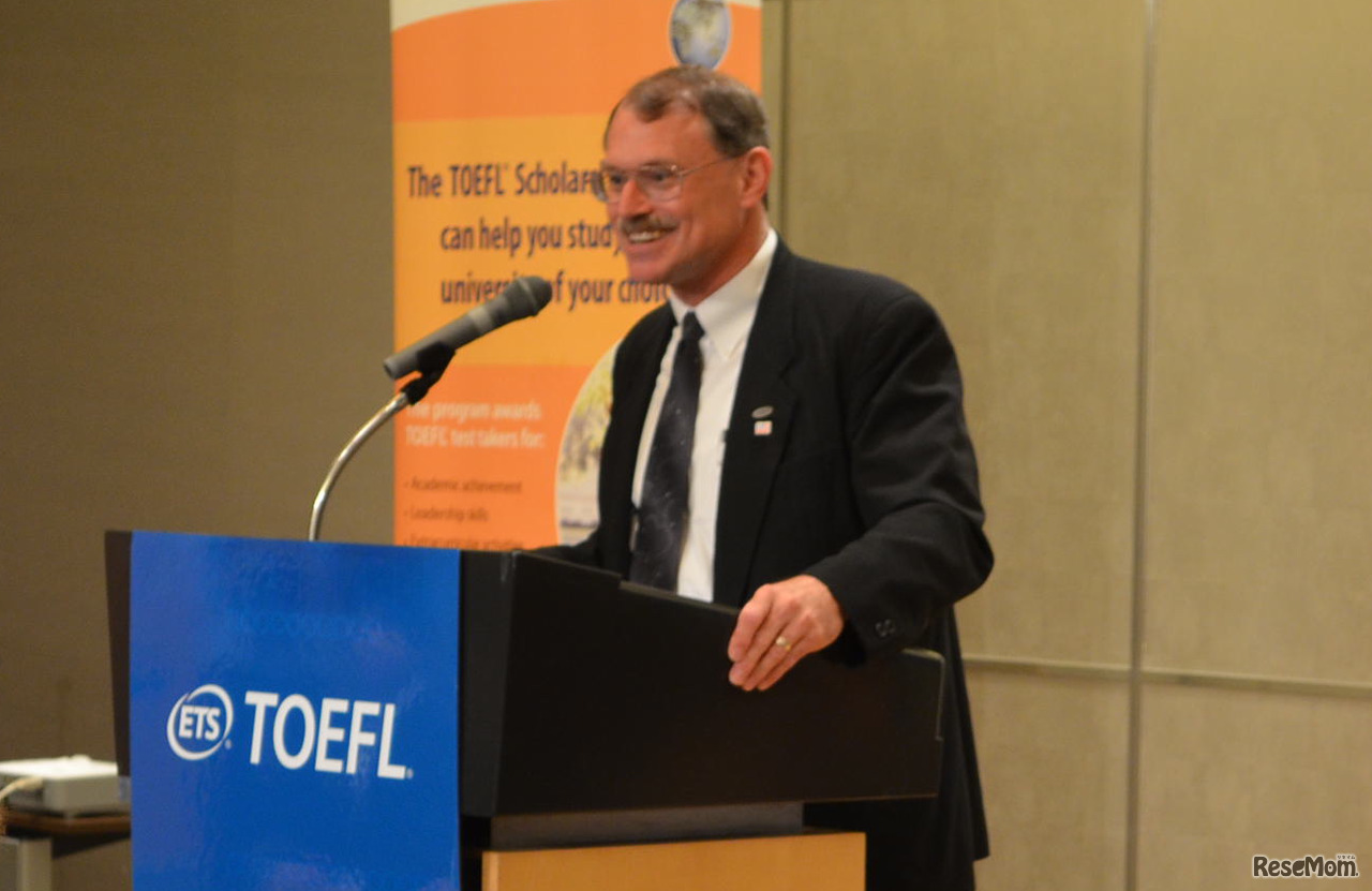 日米教育委員会、デビッド・H・サターホワイト氏