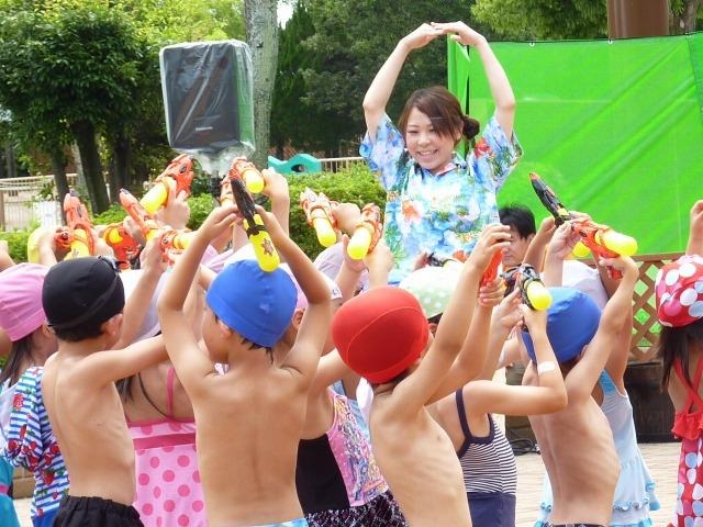 バットのびしょぬれ夏休み！地元園児が体験