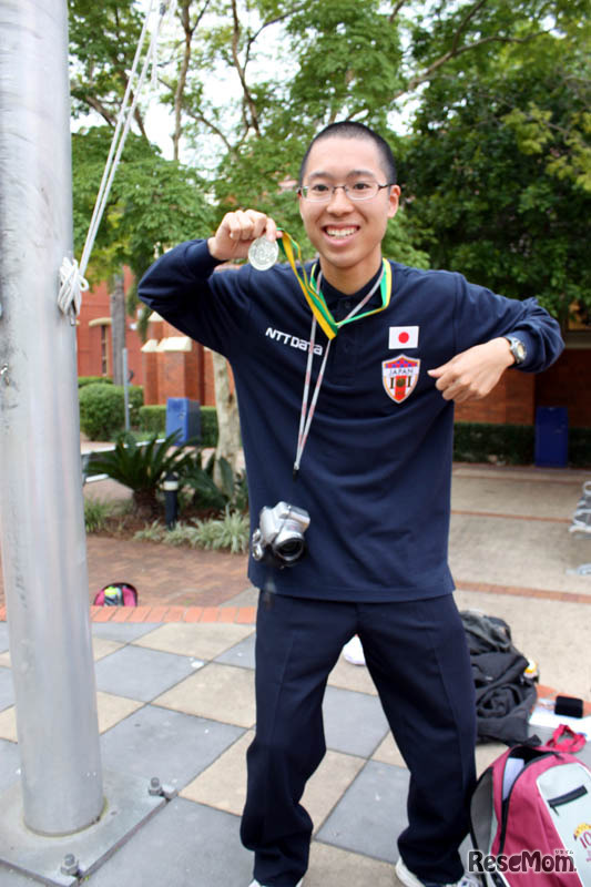 銀メダルを獲得した劉鴻志さん